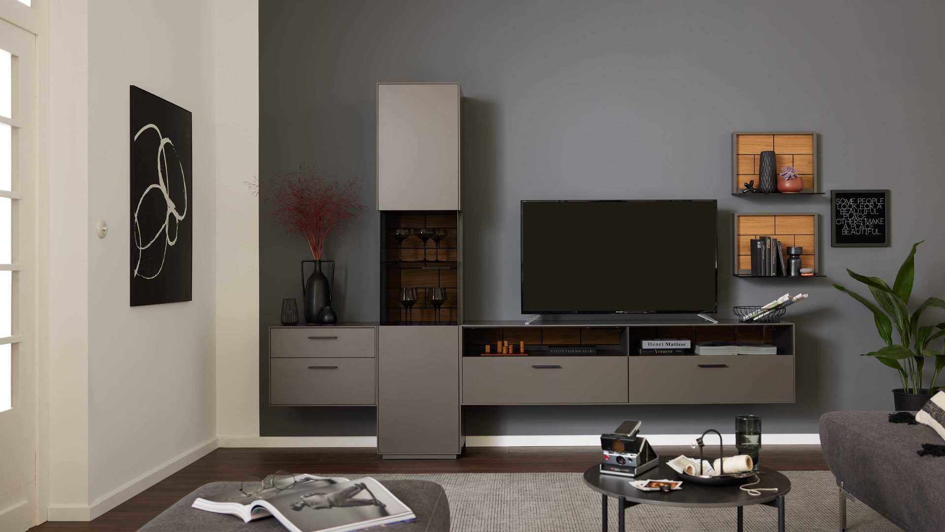 Wohnwand Interliving aus Holz in Dunkelgrau Interliving Wohnzimmer Serie 2030 - Wohnwand Wolfram Grey & Spaltholz - fünfteilig, Länge ca. 309 cm