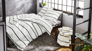 Bettwäsche-Set Ibena® aus Stoff in Weiß bugatti Bettwäsche-Set weiß-schwarz gestreifter Satin - zweiteilig, ca. 135 x 200 cm