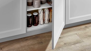 Einbauküche Nobilia® aus Holz in Hellgrau nobilia® Einbauküche Cascada mit SIEMENS-Elektrogeräten Steingrau & Master Oak - Stellfläche ca. 230 x 370 cm