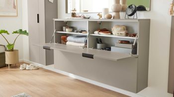 Schuhschrank Interliving aus Holz in Hellgrau Interliving Garderobe Serie 6012 - Hänge-Schuhschrank INL-106 graubeiger Mattlack - zwei Klappen, Breite ca.  160 cm