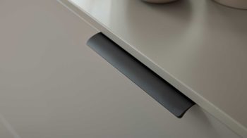 Schuhschrank Interliving aus Holz in Hellgrau Interliving Garderobe Serie 6012 - Hänge-Schuhschrank INL-106 graubeiger Mattlack - zwei Klappen, Breite ca.  160 cm