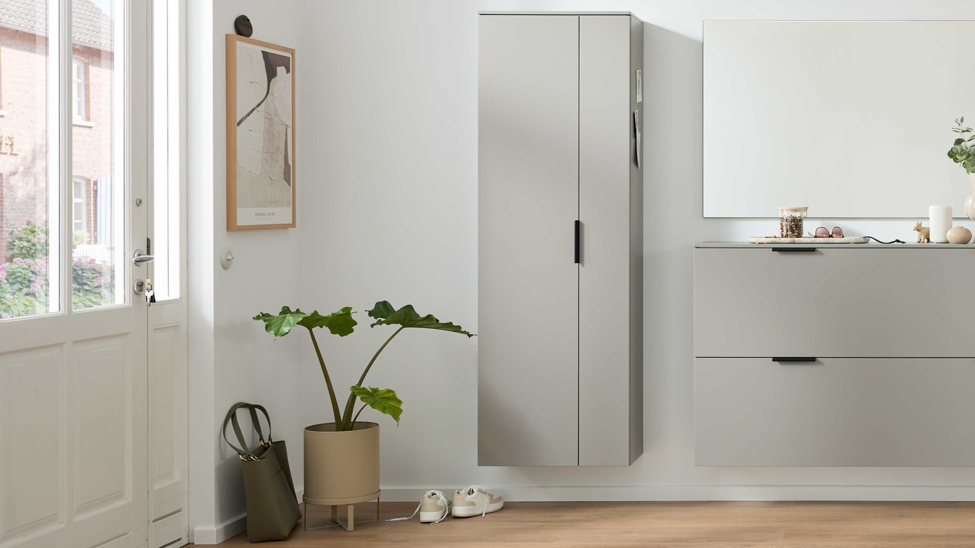 Garderobenschrank Interliving aus Holz in Hellgrau Interliving Garderobe Serie 6012 - Garderobenschrank INL-510 graubeiger Mattlack - zwei Türen, Höhe ca. 180 cm