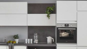 Einbauküche Nobilia® aus Holz in Hellgrau nobilia® Einbauküche Novalux mit Elektrogeräten Weiß & Beton Schiefergrau - Stellfläche ca. 255 x 400 cm