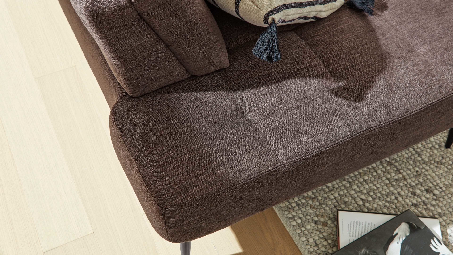 Ecksofa Interliving aus Stoff in Braun Interliving Sofa Serie 4250 – Ecksofa brauner Bezug Brisbane 9591 – Stellfläche ca. 215 x 285 cm