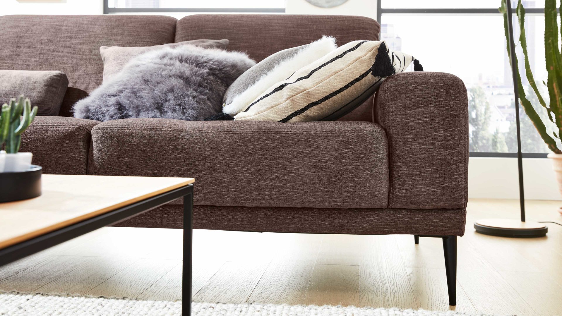 Ecksofa Interliving aus Stoff in Braun Interliving Sofa Serie 4250 – Ecksofa brauner Bezug Brisbane 9591 – Stellfläche ca. 215 x 285 cm