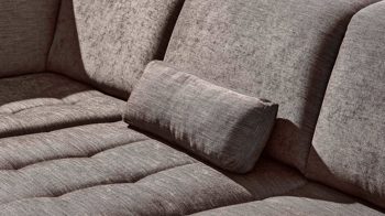 Einzelkissen Interliving aus Stoff in Braun Interliving Sofa Serie 4250 – Nierenkissen brauner Bezug Brisbane 9591 - Länge ca. 60 cm