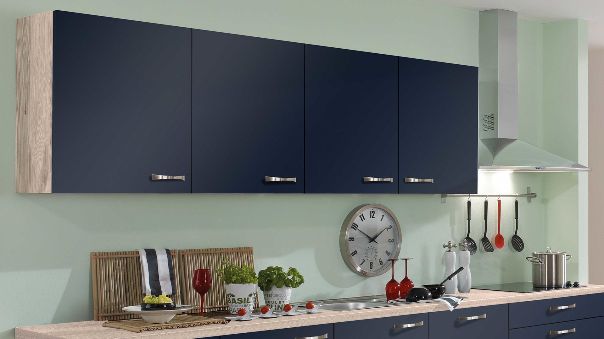 Einbauküche Pino aus Holz in Dunkelblau pino Einbauküche inklusive Einbaugeräte Indigoblau & Tanne Clay - zweizeilig