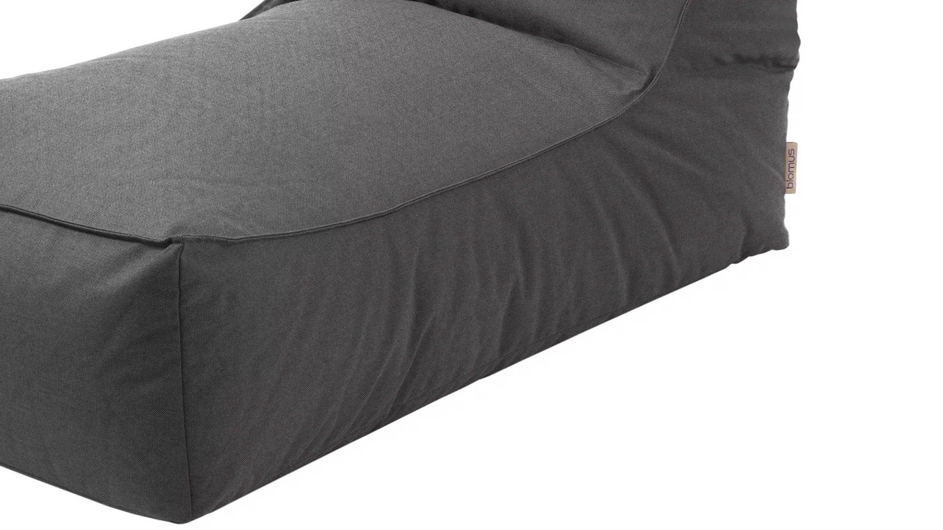 Sitzsack-Sessel Blomus aus Kunstfaser in Schwarz blomus Outdoor Lounge-Sitzsack Stay kohlefarbene Kunstfaser – Länge ca. 120 cm