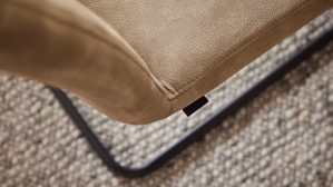 Schwingstuhl Interliving aus Stoff in Beige Interliving Esszimmer Serie 5604 - Schwingstuhl V279 papyrusfarbener Bezug Hanoy & anthrazitfarbenes Metall