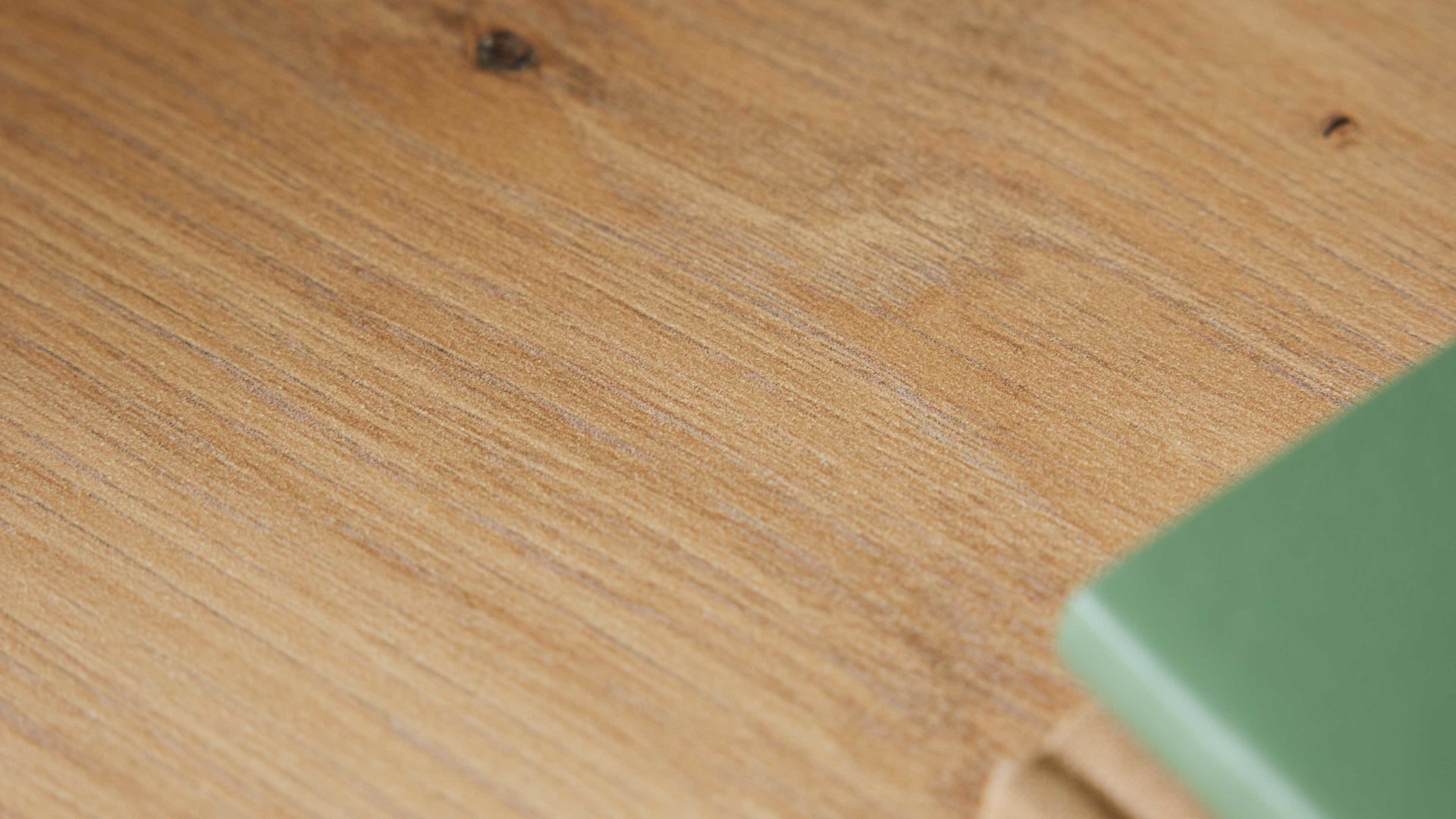 Kombikommode Interliving aus Holz in Weiß Interliving Kleiderschrank Serie 1208 - Kombikommode alpinweißes Glas & Artisan Eiche - eine Tür, vier Schubladen, Breite ca. 120 cm