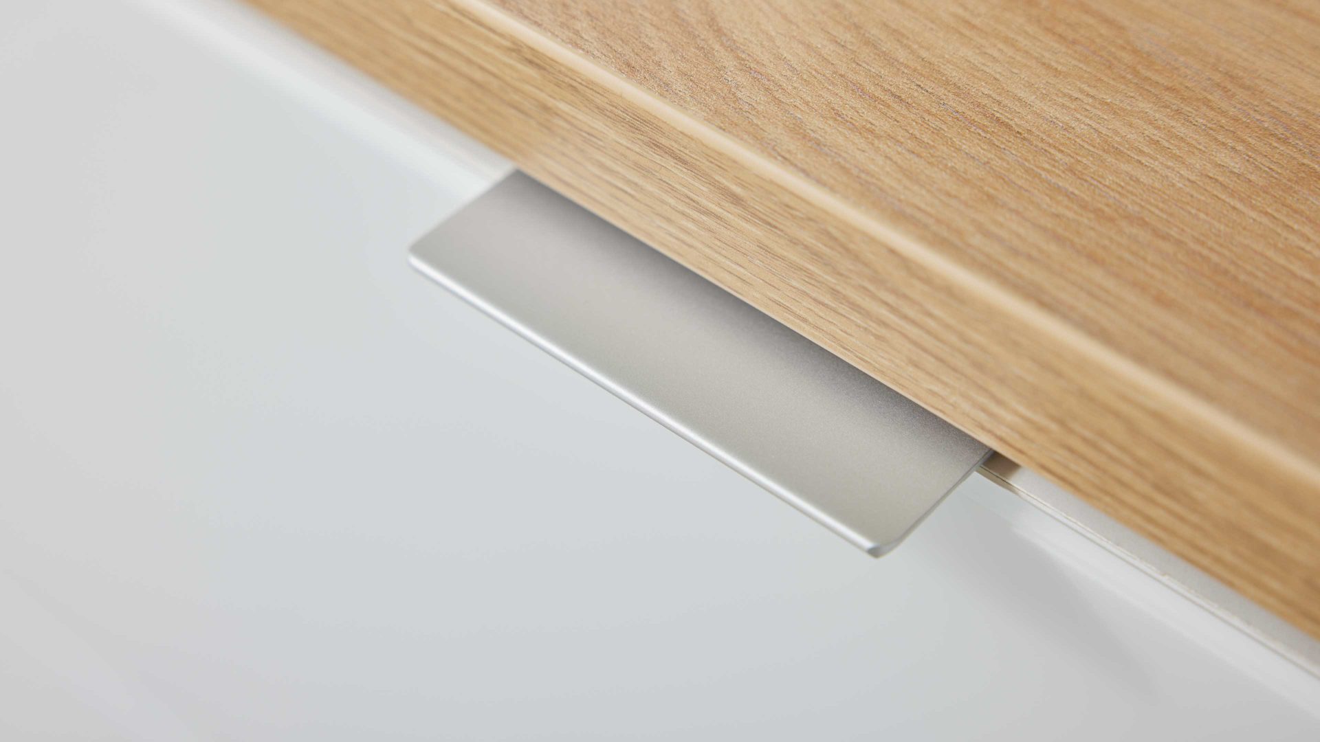 Schubladenkommode Interliving aus Holz in Weiß Interliving Kleiderschrank Serie 1208 - Schubladenkommode alpinweißes Glas & Artisan Eiche - vier Schubladen, Breite ca. 120 cm