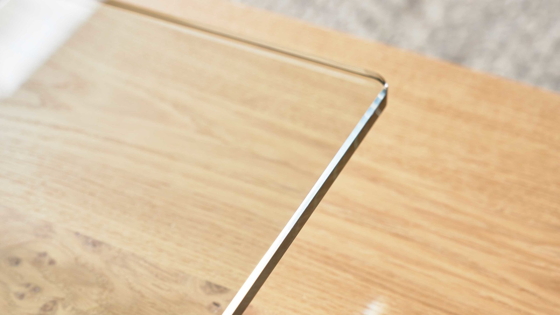 Couchtisch Interliving aus Holz in Holzfarben Interliving Couchtisch Serie 6224 - Couchtisch Klarglas & Wildeiche - ca. 118 x 65 cm