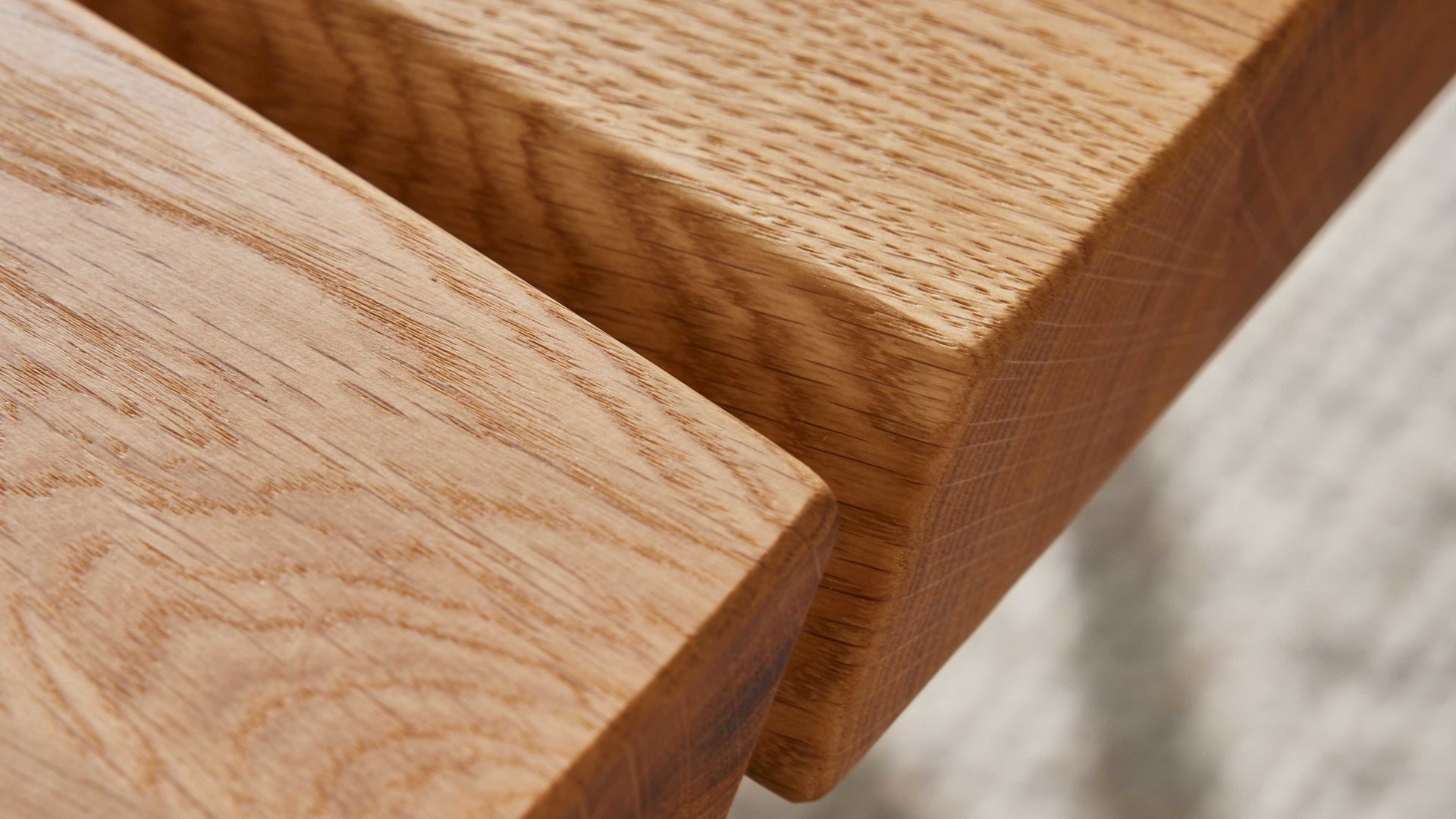 Esstisch Interliving aus Holz in Schwarz Interliving Esszimmer Serie 5118 – Esstisch Charakter-Eiche & mattschwarzes Eisen - ca. 180 x 100 cm