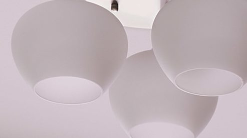 Deckenleuchte Interliving aus Glas in Weiß Interliving Leuchten Serie 9344 - Deckenleuchte Opalglas & Nickel – Durchmesser ca. 45 cm