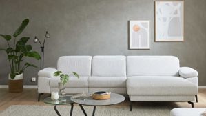 Ecksofa Interliving aus Stoff in Weiß Interliving Sofa Serie 4065 – Ecksofa ecrufarbener Webstoff Loft & schwarze Metallfüße – Stellfläche ca. 288 x 183 cm