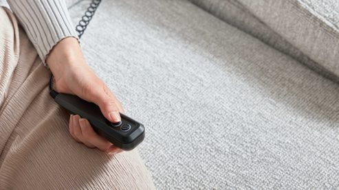 Funktion Interliving aus Metall in Transparent Interliving Sofa Serie 4065 – Relaxfunktion motorisch