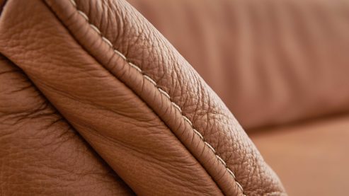 Funktionshocker comfortmaster besser sitzen, liegen, leben aus Leder in Hellbraun Comfortmaster Spektra 1480 - Funktionshocker mit Rollen honigfarbenes LongLife-Leder Rustika LG 24 – ca. 113 x 70 cm