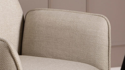 Vierfußstuhl Actona group aus Stoff in Beige Armlehnstuhl Glenda beiger Webstoff Basel 24 & schwarzes Metall