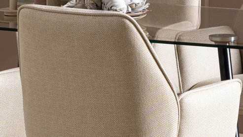 Vierfußstuhl Actona group aus Stoff in Beige Armlehnstuhl Glenda beiger Webstoff Basel 24 & schwarzes Metall