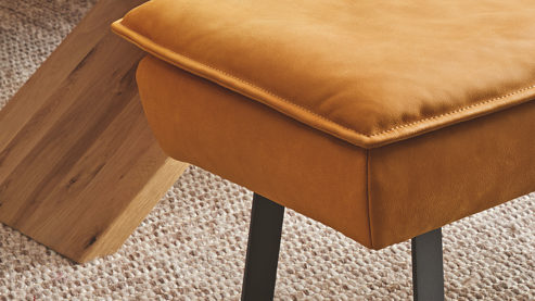 Polsterbank Koinor aus Leder in Gelb KOINOR Polsterbank Alino sonnengelber Lederbezug India & Metallkufen - Länge ca. 130 cm