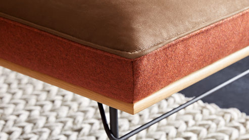 Polsterhocker Koinor aus Leder in Braun KOINOR Dining System - Hockerbank muskatfarbenes Leder India & cognacfarbener Loden 39 - Länge ca. 130 cm