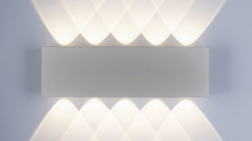 Wandleuchte Paul neuhaus aus Metall in Metallfarben Paul Neuhaus Außen-Wandleuchte Carlo silberfarbener Aluguss – halbrund, Länge ca. 28 cm