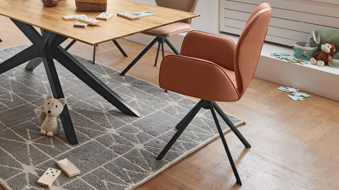 Vierfußstuhl Niehoff sitzmoebel aus Stoff in Orange NIEHOFF SITZMÖBEL Cloudy Armlehstuhl cognacfarbene Mikrofaser Gavin & schwarzes Metallgestell