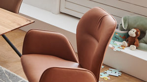 Vierfußstuhl Niehoff sitzmoebel aus Stoff in Orange NIEHOFF SITZMÖBEL Cloudy Armlehstuhl cognacfarbene Mikrofaser Gavin & schwarzes Metallgestell