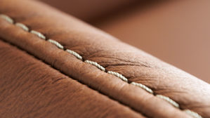 Ecksofa Himolla aus Leder in Braun himolla Polsterprogramm 1385-Promotion - Ecksofa nussfarbenes LongLife-Leder LG18 & anthrazitfarbene Metallfüße - Stellfläche ca. 304 x 175 cm