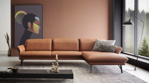 Ecksofa Himolla aus Leder in Braun himolla Polsterprogramm 1385-Promotion - Ecksofa nussfarbenes LongLife-Leder LG18 & anthrazitfarbene Metallfüße - Stellfläche ca. 304 x 175 cm