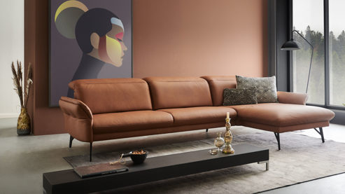 Ecksofa Himolla aus Leder in Braun himolla Polsterprogramm 1385-Promotion - Ecksofa nussfarbenes LongLife-Leder LG18 & anthrazitfarbene Metallfüße - Stellfläche ca. 304 x 175 cm