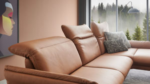 Ecksofa Himolla aus Leder in Braun himolla Polsterprogramm 1385-Promotion - Ecksofa nussfarbenes LongLife-Leder LG18 & anthrazitfarbene Metallfüße - Stellfläche ca. 304 x 175 cm