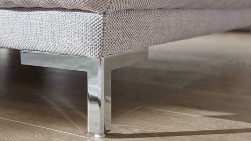 Ecksofa Interliving aus Stoff in Grau Interliving Sofa Serie 4251 – Funktions-Ecksofa platinfarbener Bezug Active Line Vaneo 07  & silberfarbene Metallfüße – Stellfläche ca. 300 x 225 cm