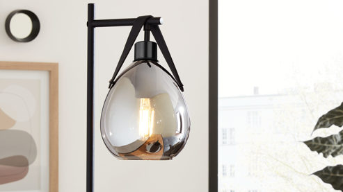 Tischleuchte Interliving aus Glas in Grau Interliving Leuchten Serie 9332 - Tischleuchte Rauchglas & Mattschwarz – Höhe ca. 52 cm