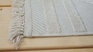 Webteppich Roomio® aus Kunstfaser in Weiß Roomio® Teppich No. 8304 cremefarbenes Rautenmuster - ca. 133 x 190 cm