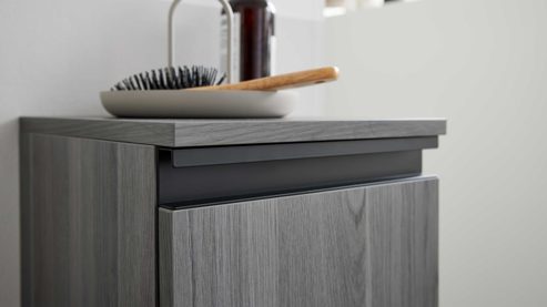 Unterschrank Interliving aus Holz in Grau Interliving Bad Serie 3702 - Unterschrank 7698 mit Ablageplatte graue Cuneo Eiche - zwei Schubladen, Breite ca. 30 cm