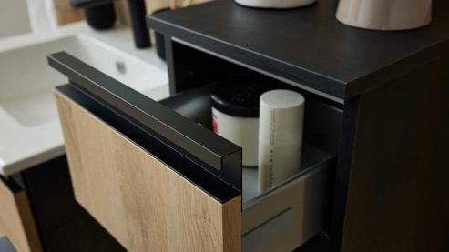 Unterschrank Interliving aus Holz in Holzfarben Interliving Bad Serie 3702 - Unterschrank 7771 mit Ablageplatte naturfarbene Cuneo Eiche - zwei Schubladen, Breite ca. 30 cm