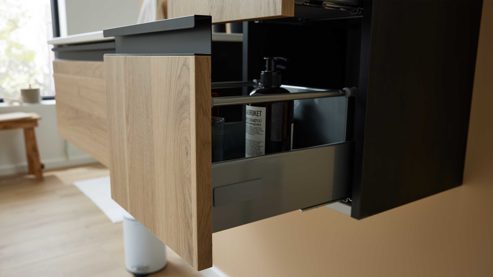 Unterschrank Interliving aus Holz in Holzfarben Interliving Bad Serie 3702 - Unterschrank 7771 mit Ablageplatte naturfarbene Cuneo Eiche - zwei Schubladen, Breite ca. 30 cm