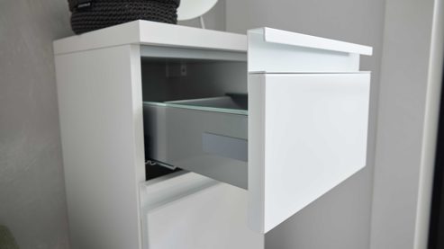 Hängeschrank Interliving aus Holz in Weiß Interliving Bad Serie 3702 - Highboard 7793 mit Ablageboden Edelweiß - eine Schublade, eine Tür, Breite ca. 30 cm