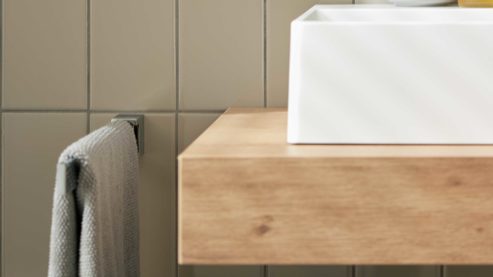 Handtuchhalter Interliving aus Metall in Chrom Interliving Bad Serie 7490 – Handtuchhalter verchromtes Metall