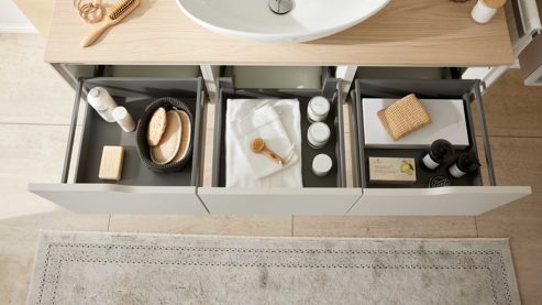 Waschtisch-Set / Waschbecken-Set Interliving aus Holz in Hellgrau Interliving Bad Serie 3720 - Badmöbel-Set Basis sandfarbenes Lacklaminat & Eiche Como - Länge ca. 137 cm