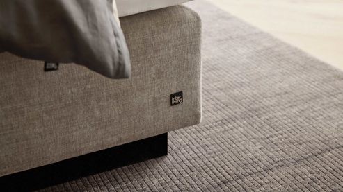 Boxspringbett Interliving aus Stoff in Hellgrau Interliving Boxspringbett Serie 1401 silberfarbener Bezug Rob 533006 – Liegefläche ca. 180 x 200 cm