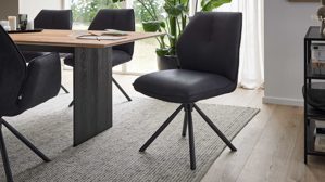 Vierfußstuhl Interliving aus Kunstfaser in Schwarz Interliving Esszimmer Serie 5116 – Polsterstuhl mit Drehfunktion carbonschwarze Mikrofaser Night & schwarzes Gestell F37