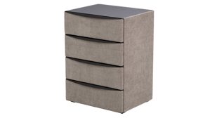 Nachtkommode Interliving aus Holz in Grau Interliving Boxspringbett Serie 1401 – Nachtkommode silberfarbener Stoffbezug Rob 533006 – vier Schubladen
