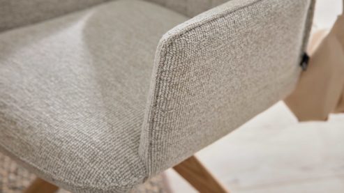 Polsterstuhl Interliving aus Stoff in Weiß Interliving Esszimmer Serie 5102 – Armlehnstuhl Eiche bianco & leinenfarbener Jacquard Lodge L07