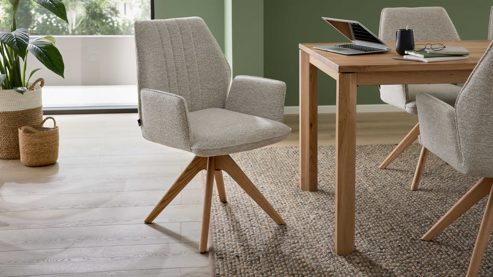 Tischgruppe Interliving aus Holz in Holzfarben Interliving Esszimmer Serie 5102 – Essgruppe im Skandi-Style Eiche Bianco & leinenfarbener Jacquard Lodge L07 - siebenteilig