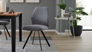 Tischgruppe Interliving aus Holz in Holzfarben Interliving Esszimmer Serie 5102 – Essgruppe mit sechs Stühlen Kernbuche, Mattschwarz & kieselfarbener Webstoff Tirol - siebenteilig