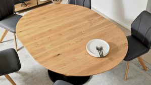 Auszugtisch Interliving aus Holz in Holzfarben Interliving Esszimmer Serie 5102 – Auszugtisch Wildeiche - Durchmesser ca. 130 - 170 cm