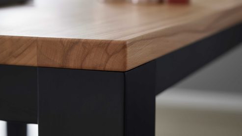 Auszugtisch Interliving aus Holz in Schwarz Interliving Esszimmer Serie 5102 – Auszugtisch Kernbuche & Mattschwarz - ca. 140 - 240 x 90 cm