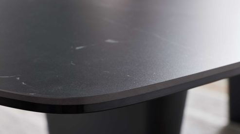 Couchtisch Interliving aus Keramik in Schwarz Interliving Couchtisch Serie 6227 Keramik Marquina & schwarzer Stahl - ca. 140 x 70 cm